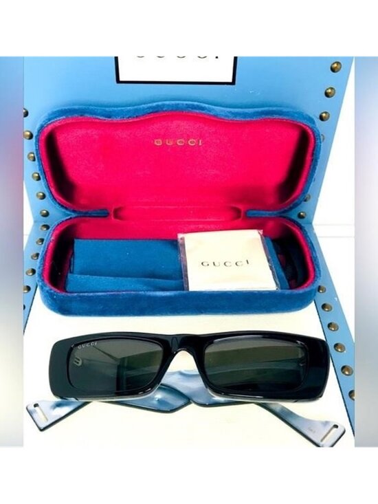 New Gucci Sunglasses Women’s GG 0516 S- 001 Black / Grey main image 4